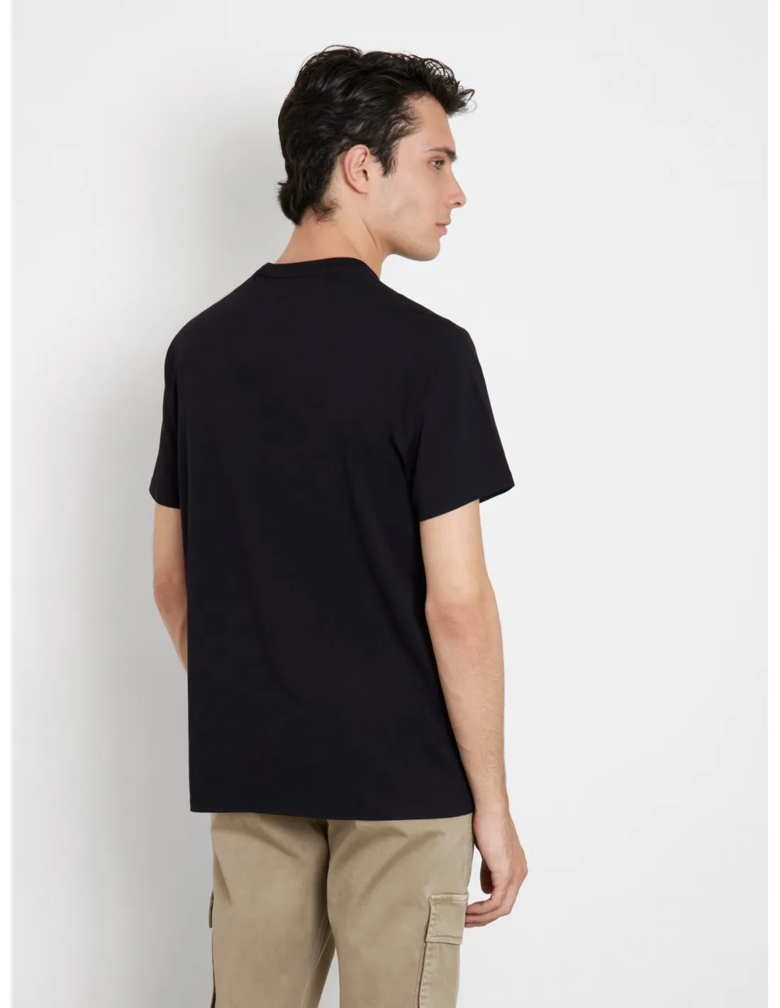Camiseta logotipo triángulo de Guess
