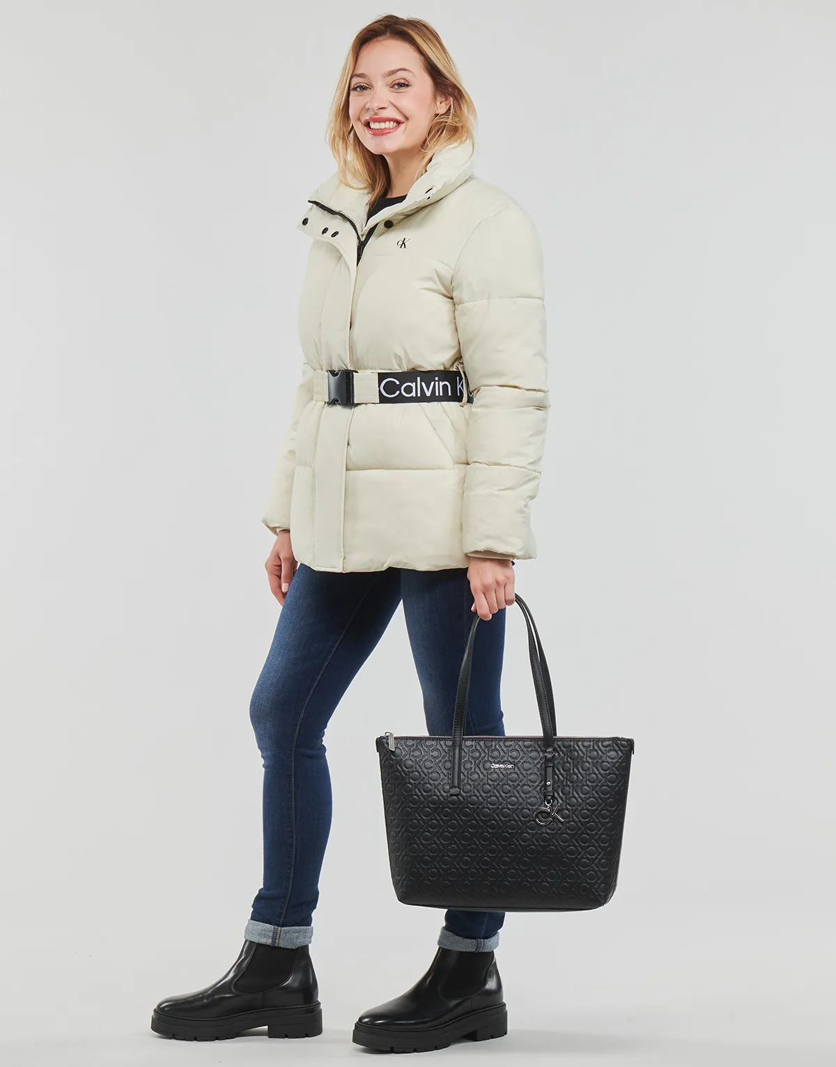 LOGO BELT WAISTED SHORT PUFFER