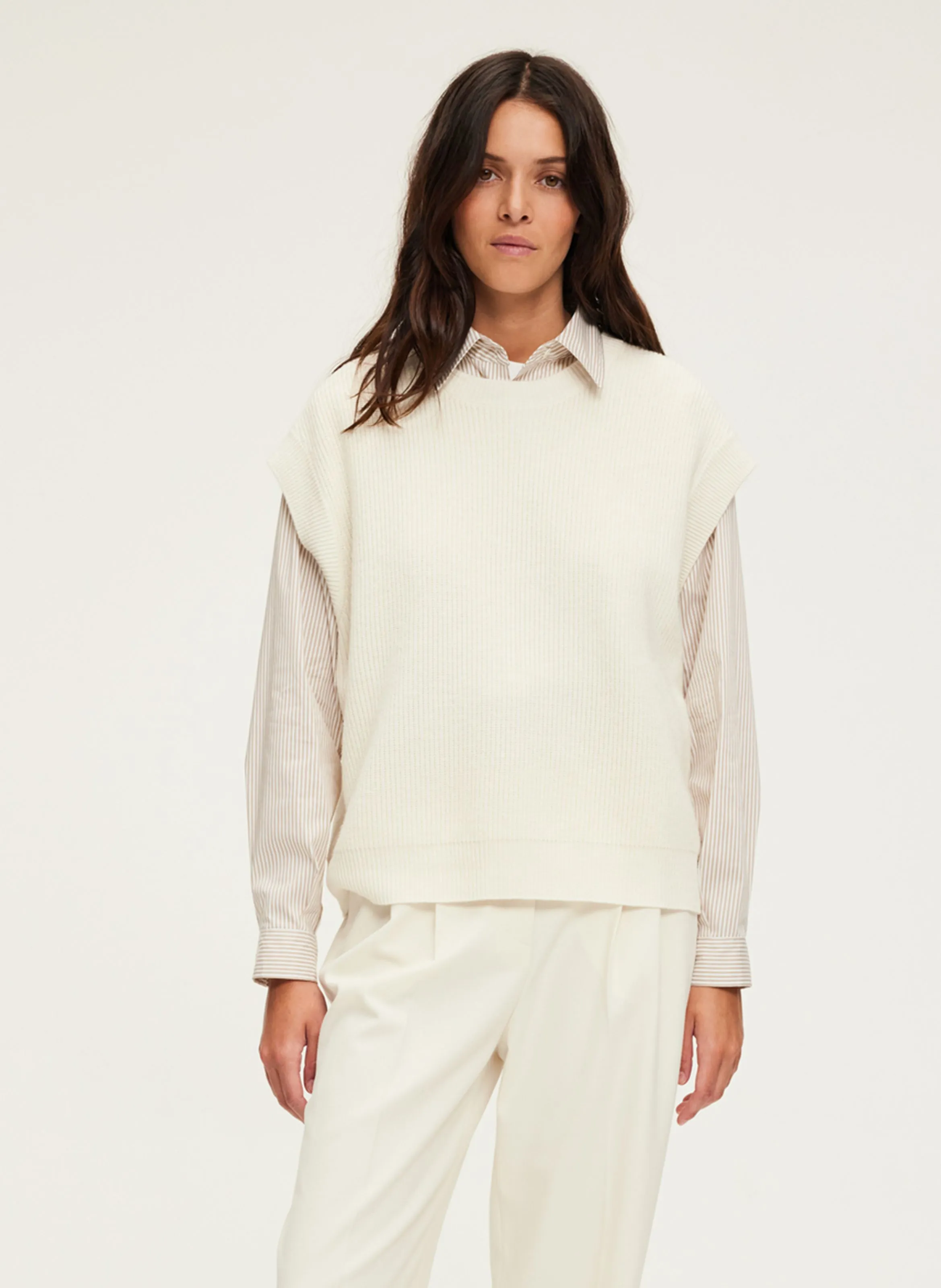 PABLO JOELY - Jersey recto de lana con cuello redondo en beige