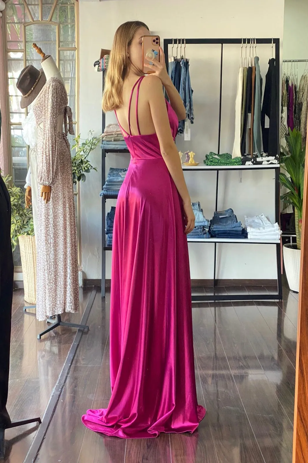 VESTIDO PIERNA DESCUBIERTA